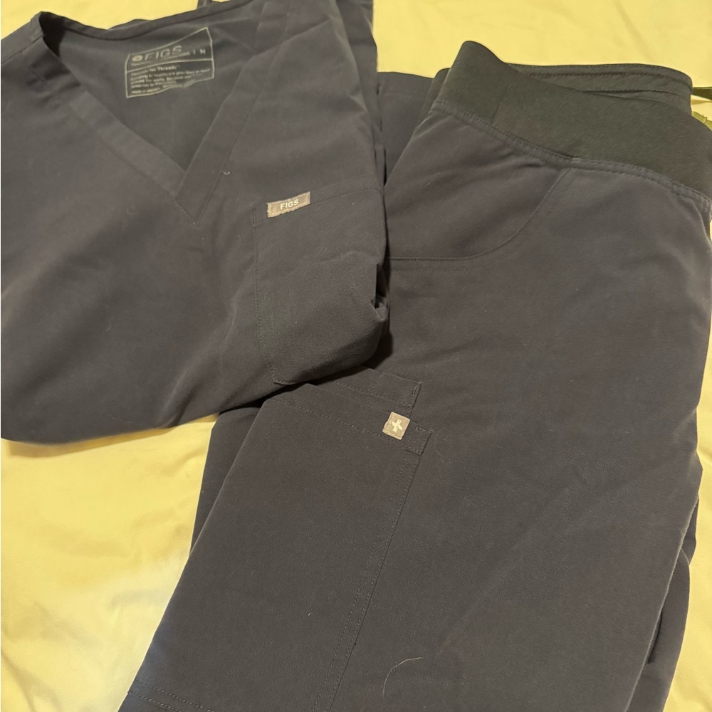 Figs One pocket scrub top and kade cargo pants